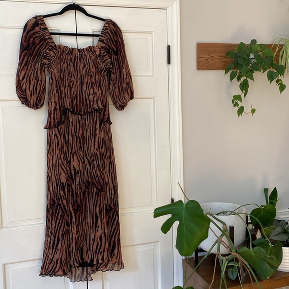 NWT GANNI Pleated Georgette Midi Dress Tigers Eye Size 36 US Size 4‎ Printed - Picture 16 of 17